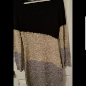 Short long sleeved dress